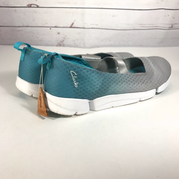 clarks women's active shoes